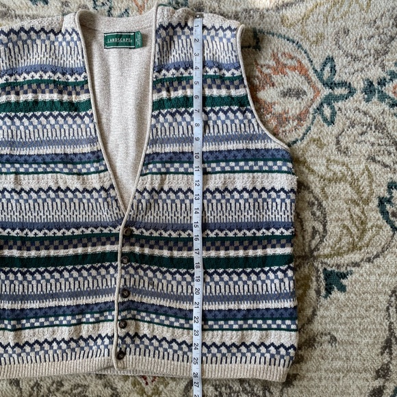 Landscape V-Neck Sweater Vest - Picture 6 of 7